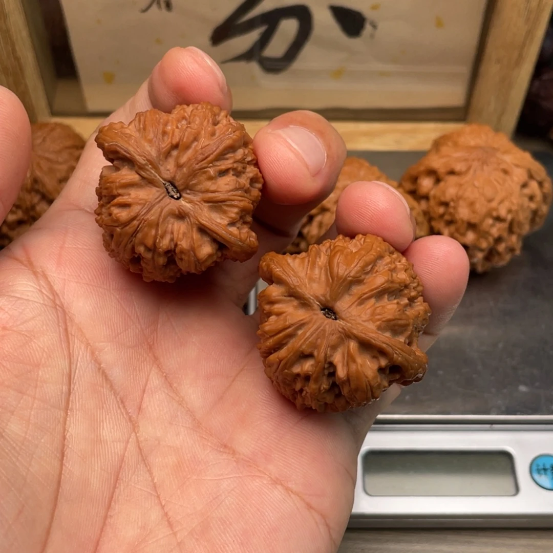 不***心把件文玩核桃南疆石