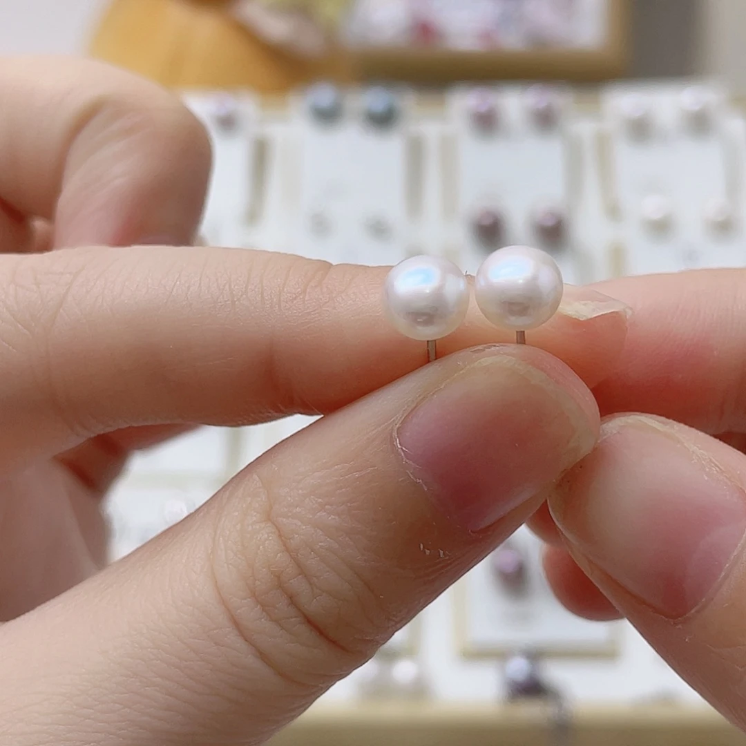 刘***姐银S925镶嵌淡水珍珠耳饰