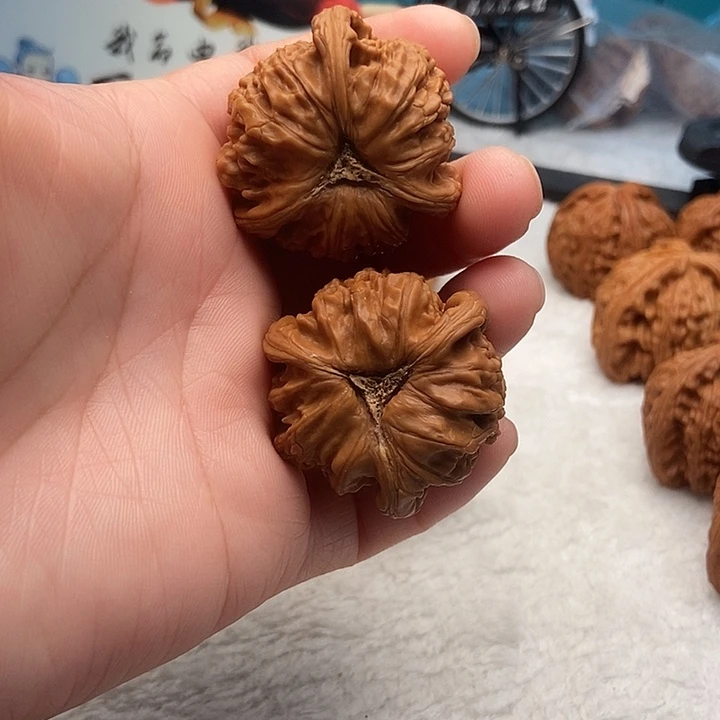 文玩核桃把件格*三棱