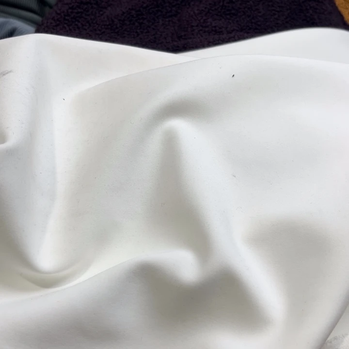 混纺白色弹力罗马2米。