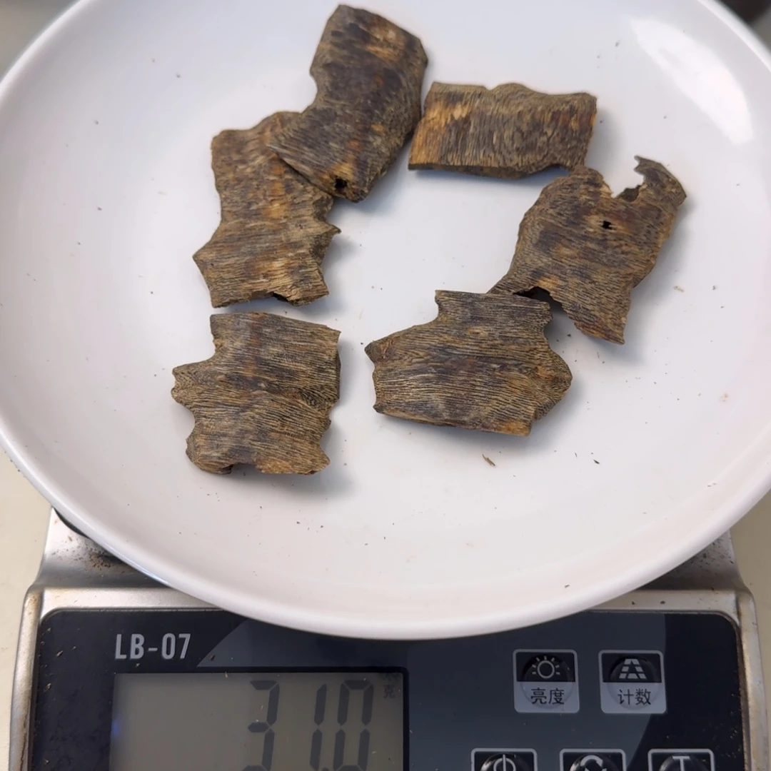 沉香碎屑沉香乌身圆叶高油老料30克