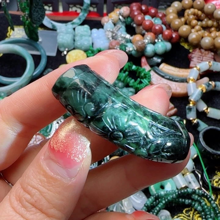 翡翠颈饰未镶嵌天然A货96