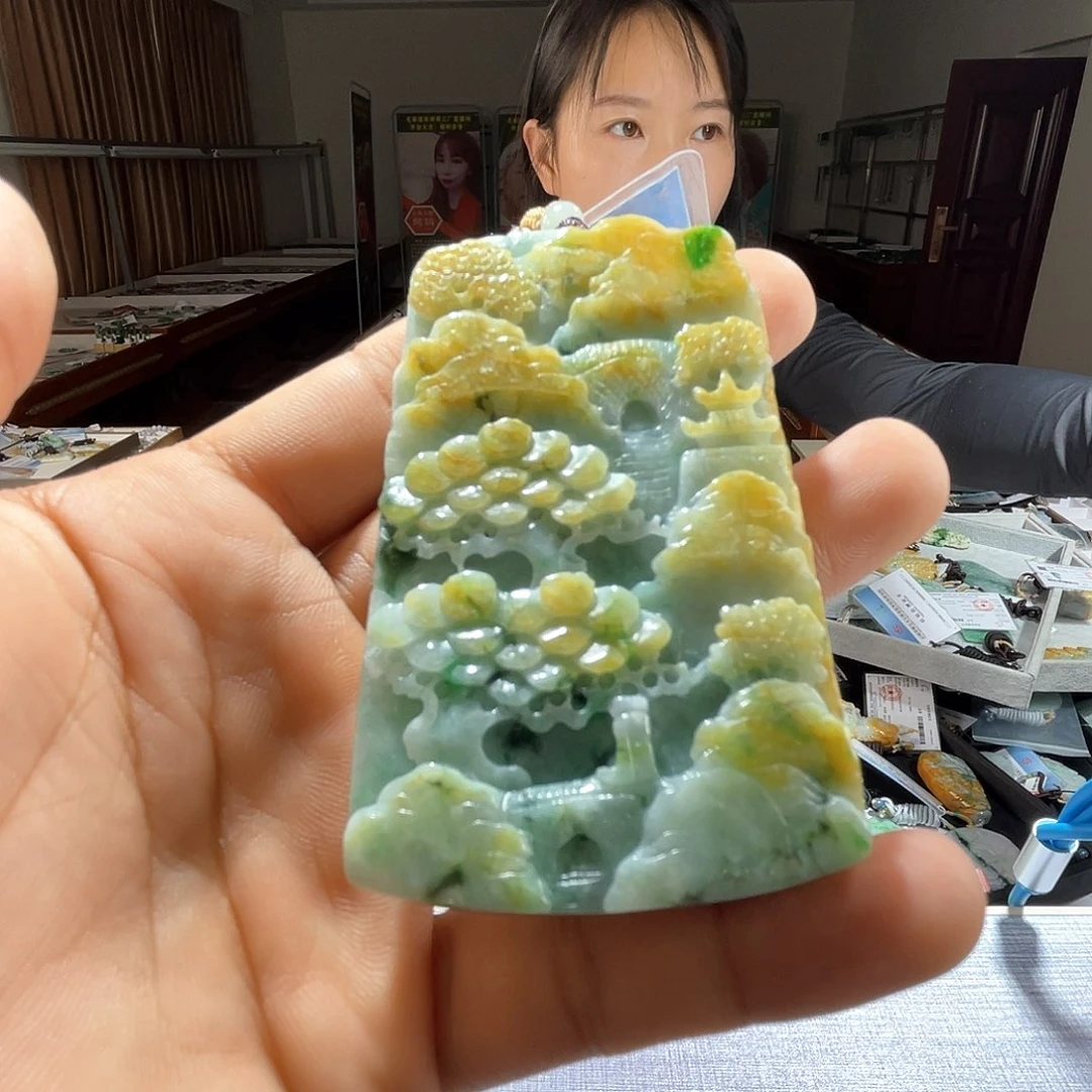 翡翠未镶嵌颈饰一
