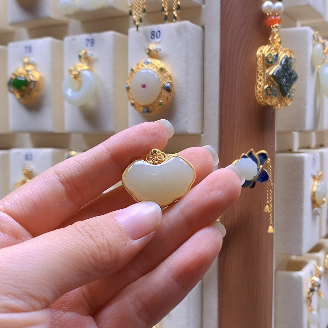 和田玉银S925镶嵌颈饰