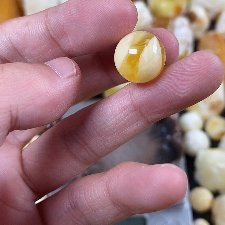 未镶嵌琥珀裸石我