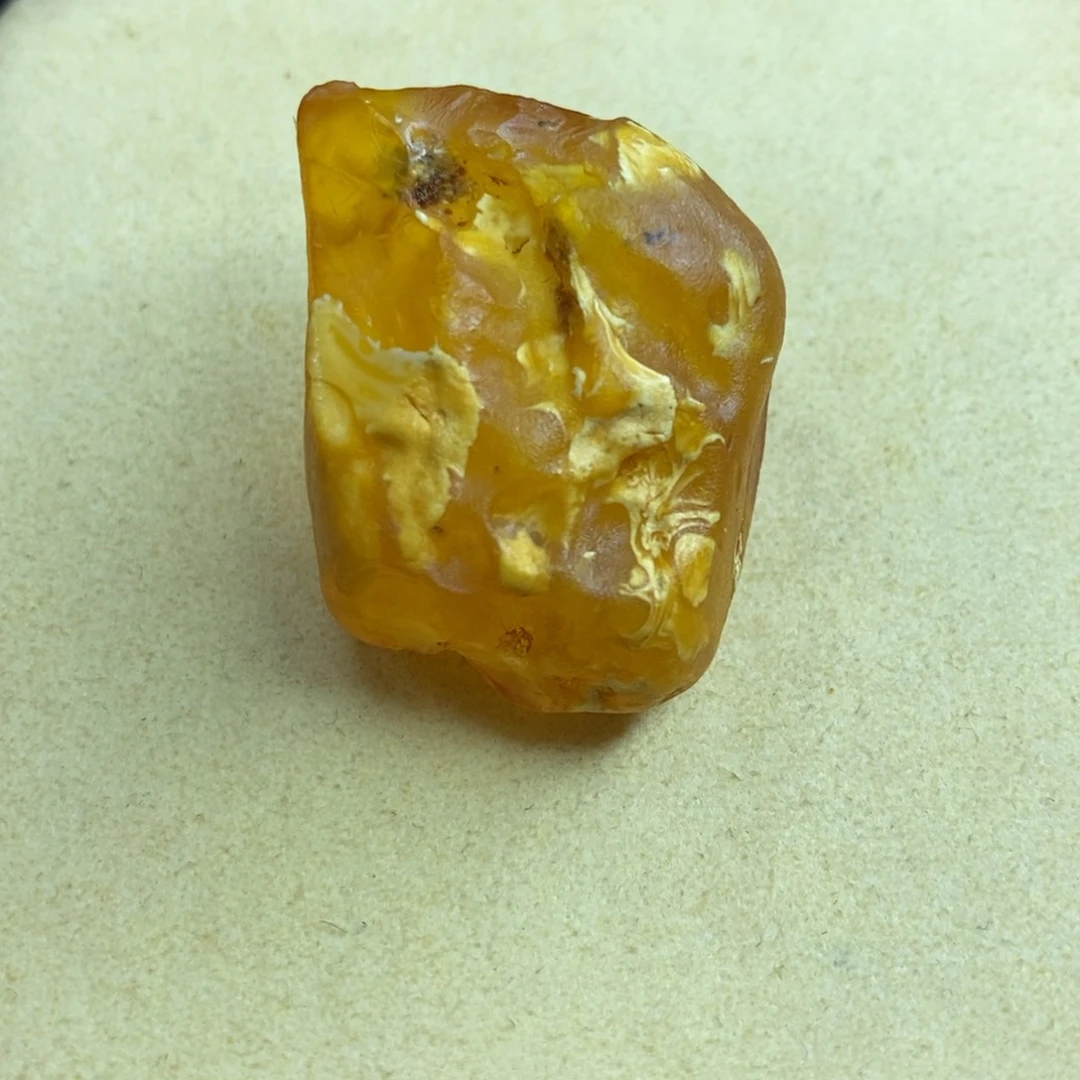 琥珀颈饰未镶嵌多*梨