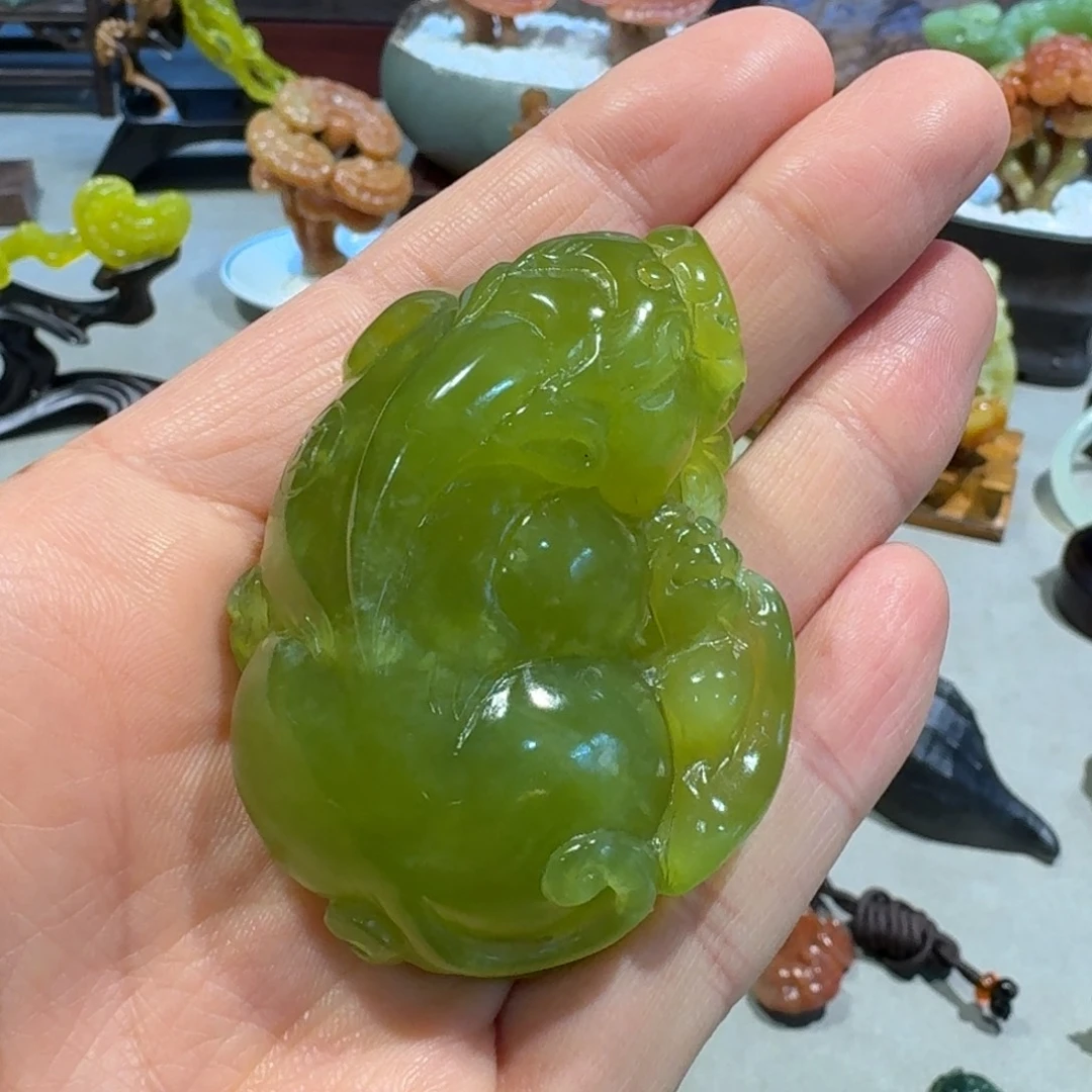 蛇纹石玉未镶嵌珠宝奇石