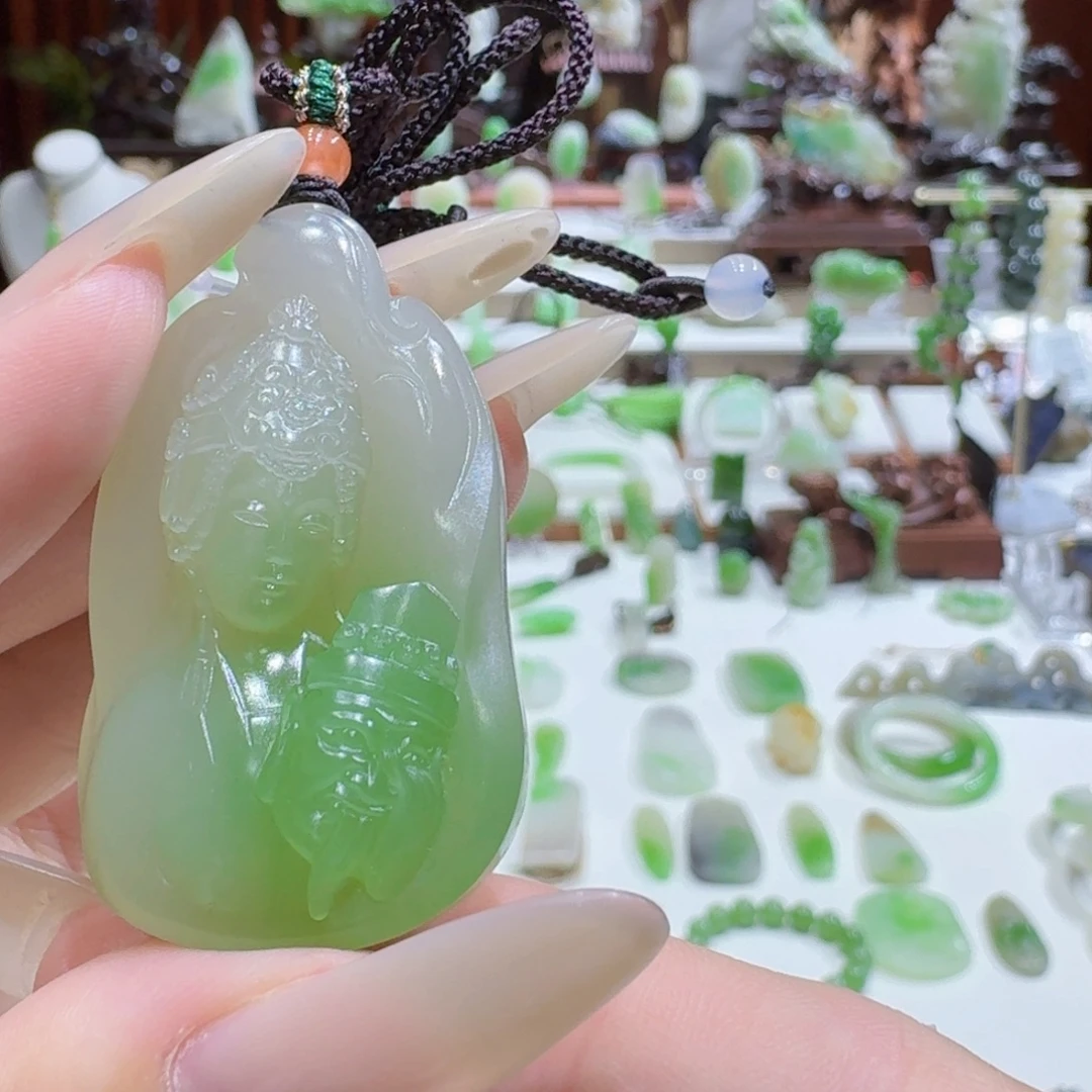 和田玉（翠青玉）未镶嵌挂件翠青扎基拉姆