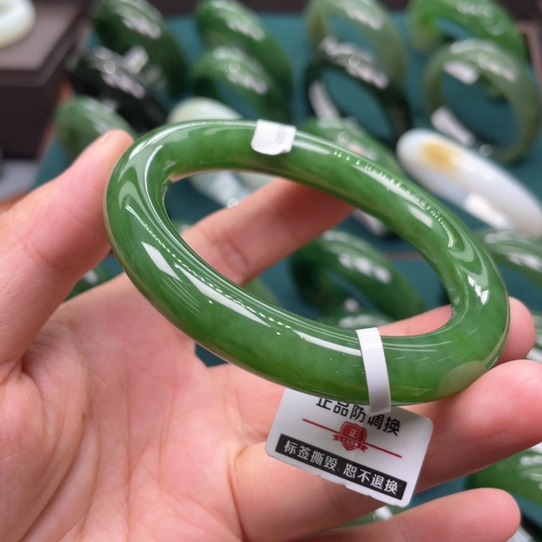 未镶嵌手镯和田玉（碧玉）