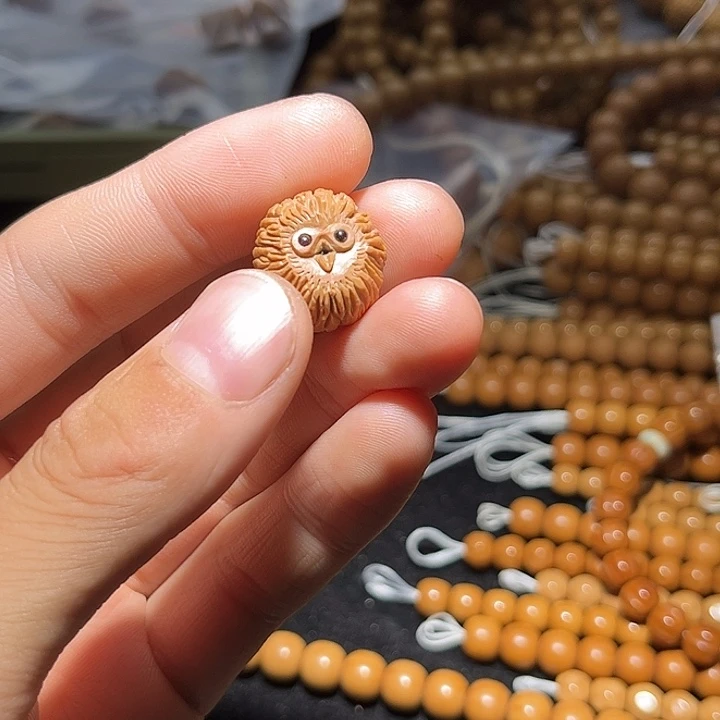 我***悦吊坠猴头核桃猫头鹰全品无瑕