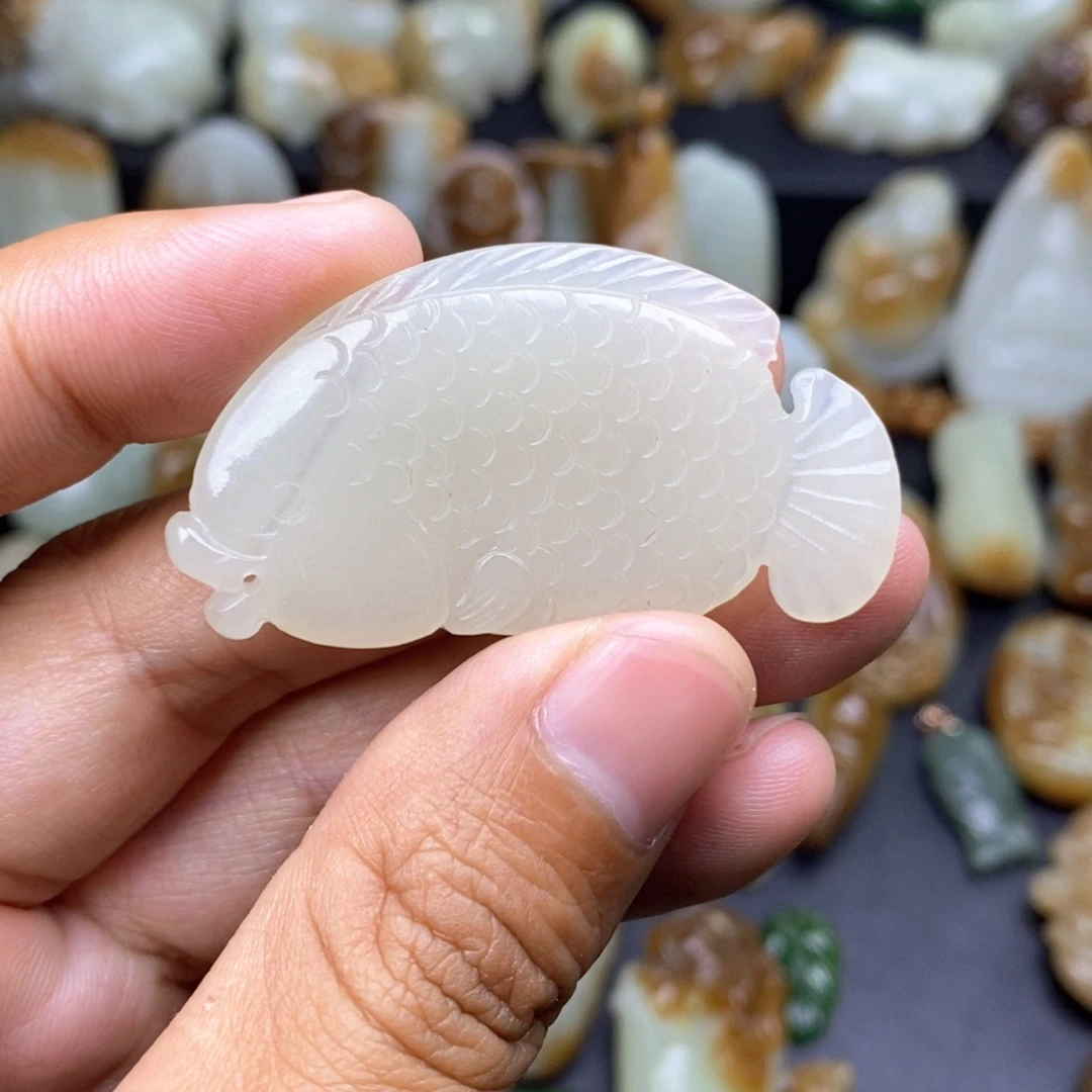 和田玉未镶嵌颈饰