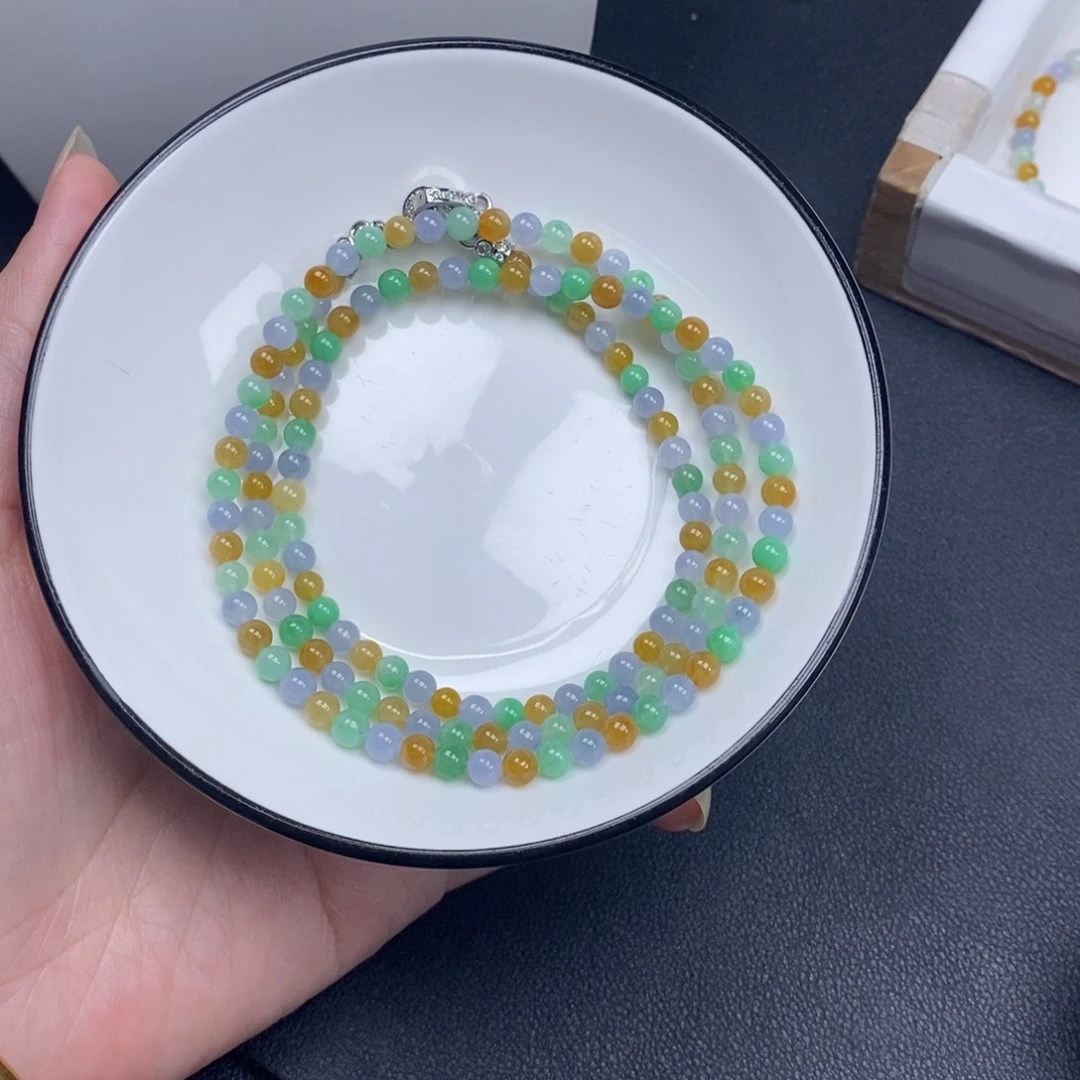 Z***u翡翠未镶嵌颈饰翡翠