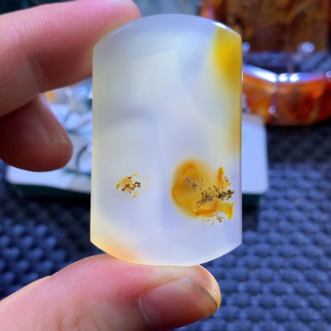未镶嵌颈饰玛瑙/玉髓董*