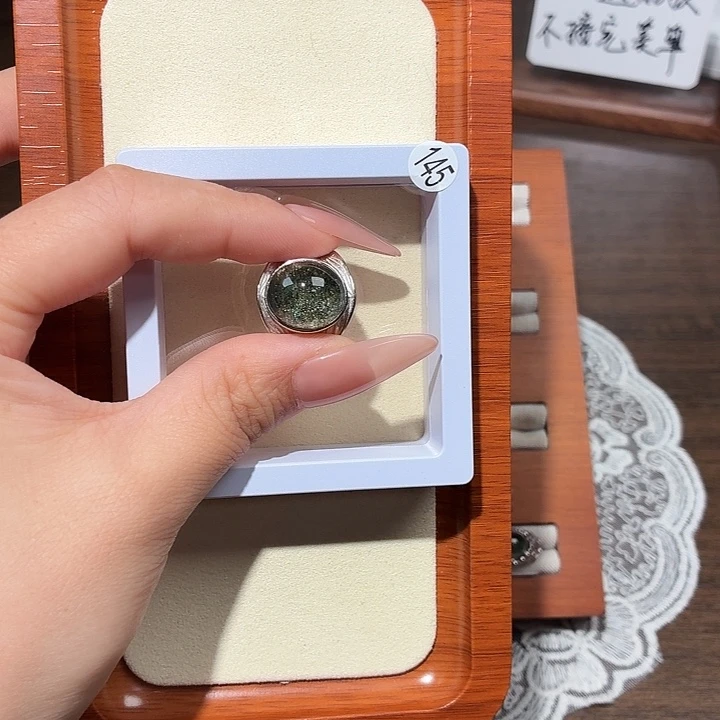 王****银S925镶嵌戒指水晶