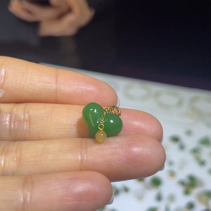 和田玉18K金镶嵌颈饰