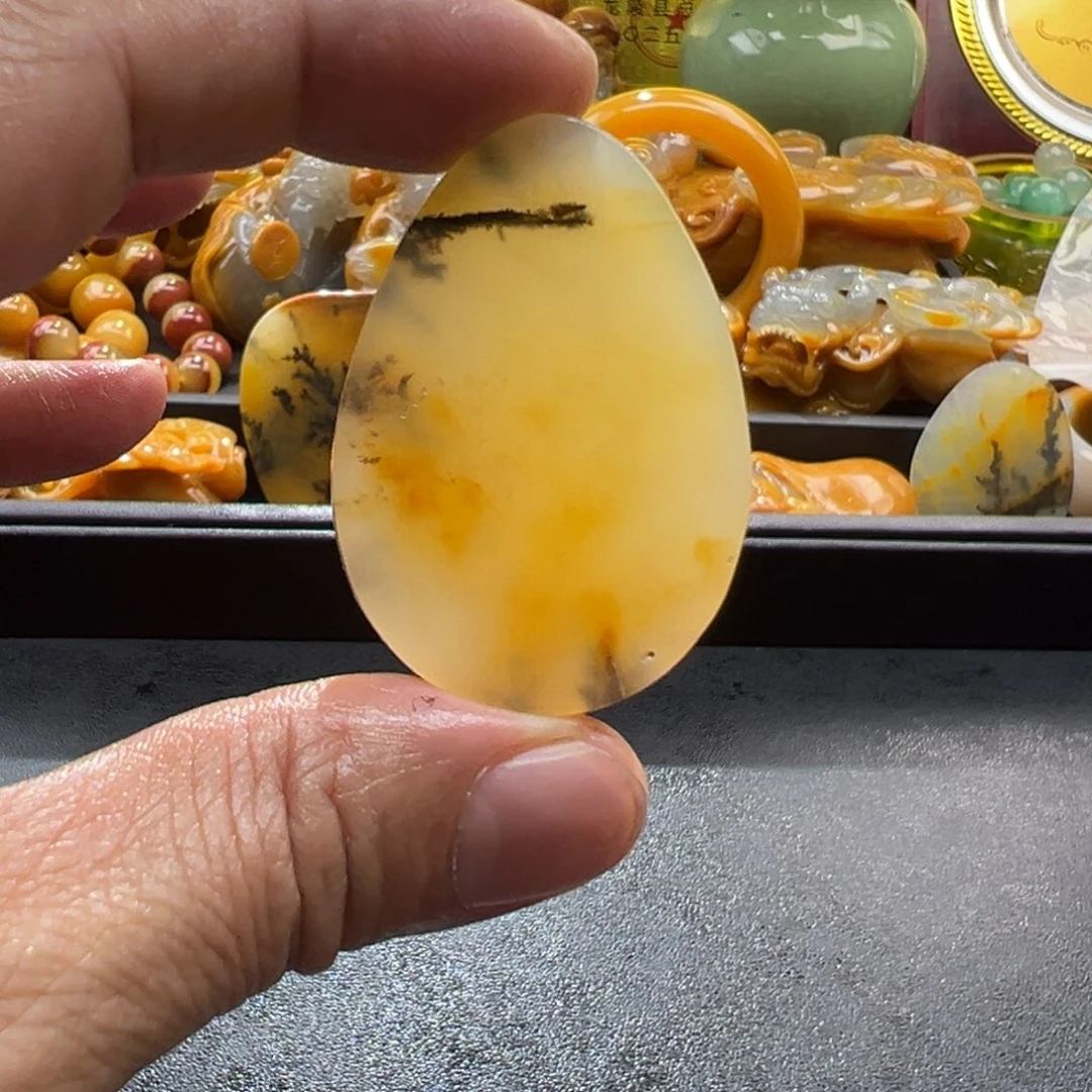 石英质玉未镶嵌颈饰