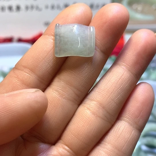 翡翠未镶嵌颈饰吊坠