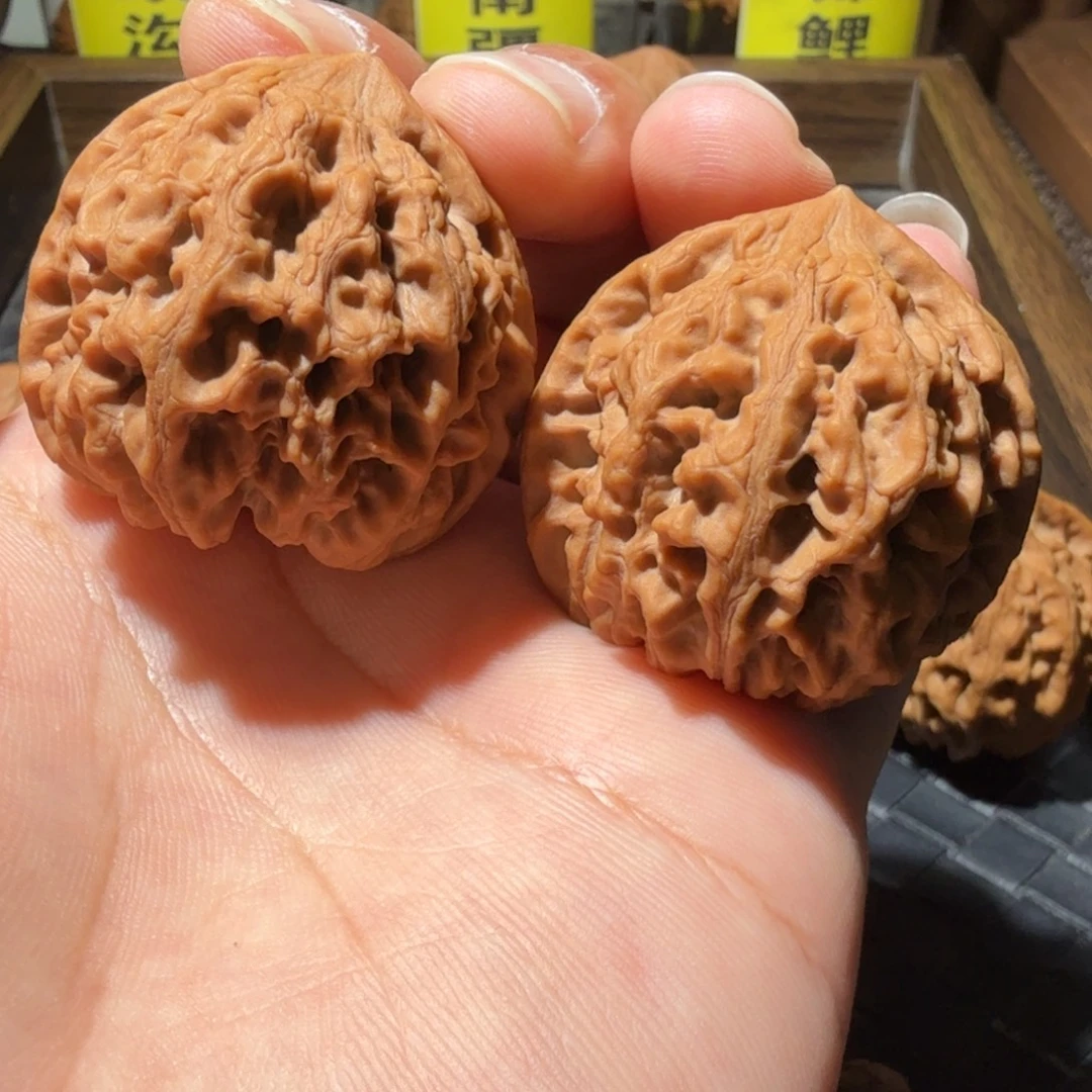 R***e文玩核桃吊坠37全品太行龙纹