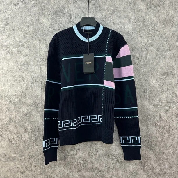 未使用 VERSACE/范思哲 范思哲藏青色圆领毛衣