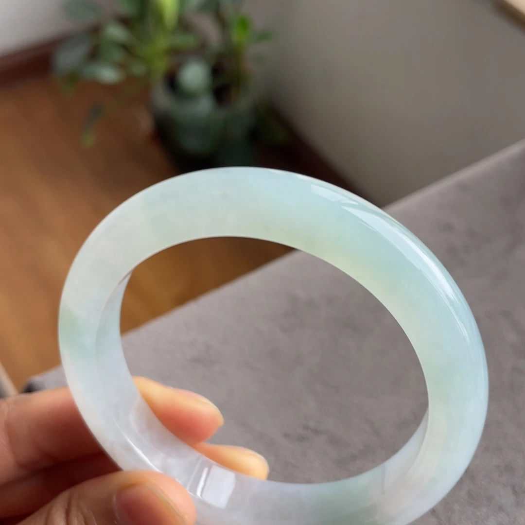 翡翠未镶嵌手镯冰晴