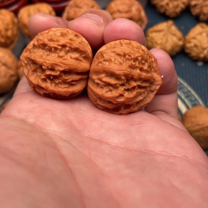 景***）文玩核桃把件珊瑚纹