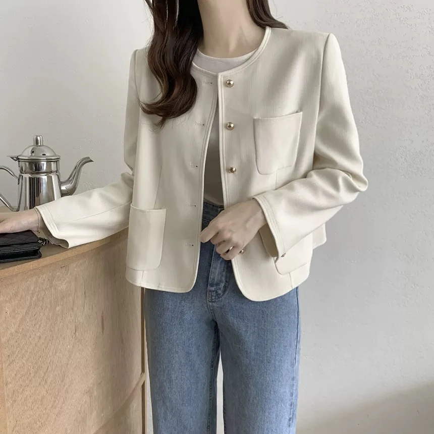 不褪色休闲通勤秋季圆领白色开衫春季小香风短外套女