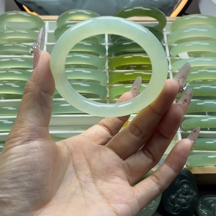 ****幽岫玉未镶嵌手镯岫玉