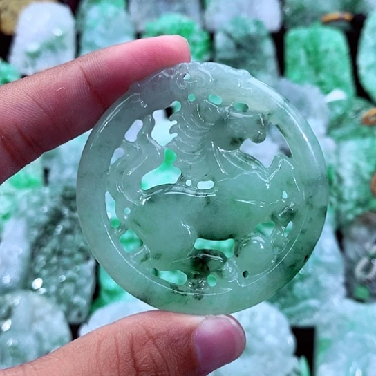 吊坠(不含链)未镶嵌翡翠