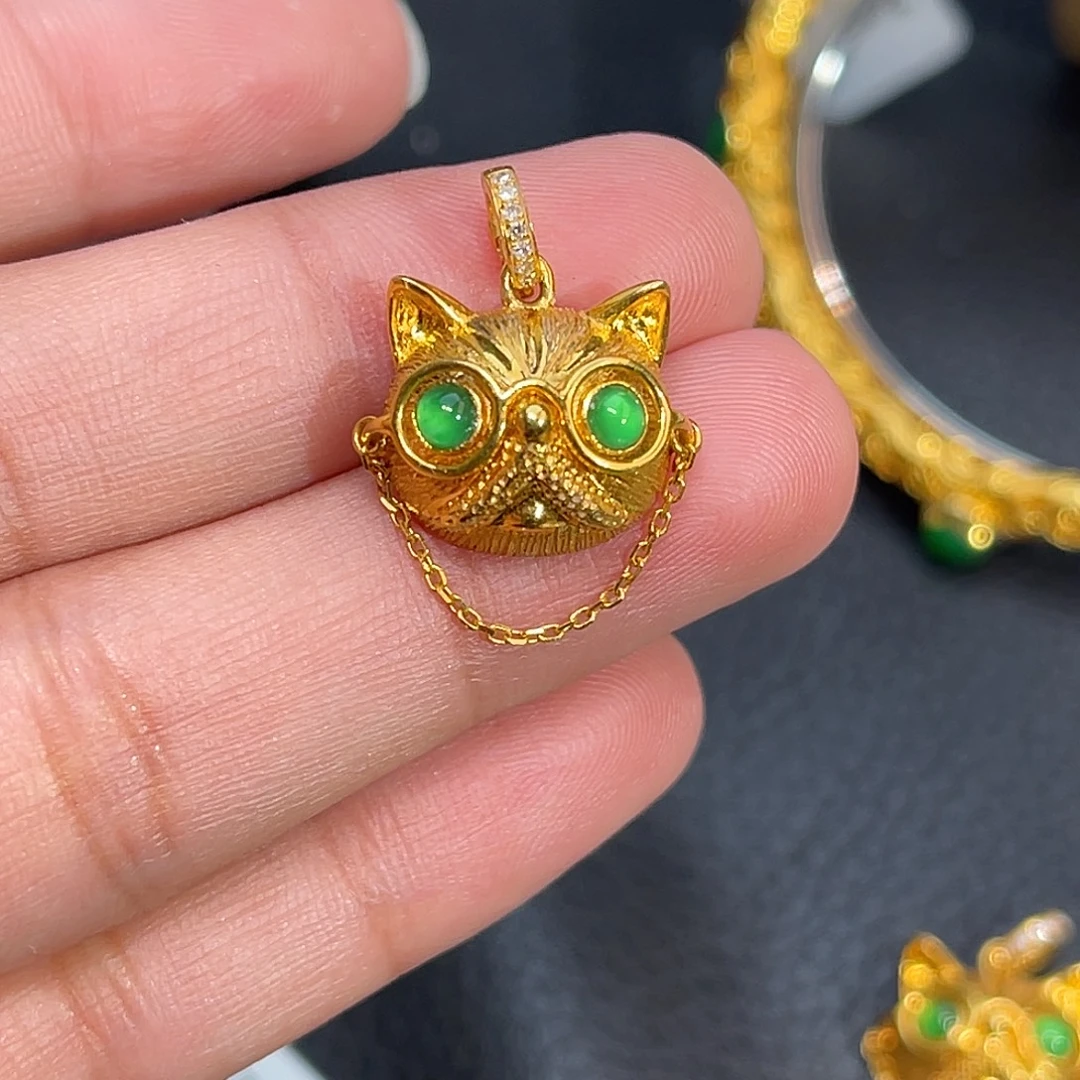 翡翠18K金镶嵌颈饰招财猫