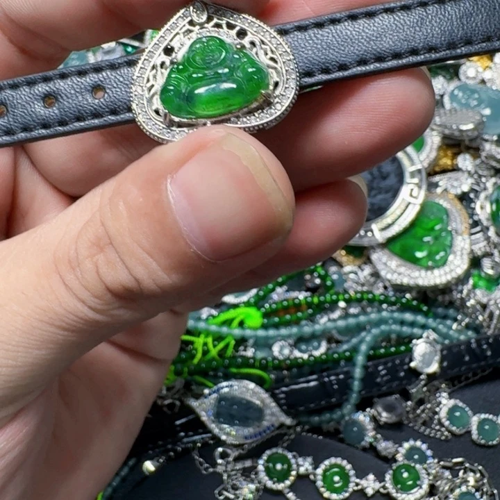 翡翠未镶嵌颈饰天然A货翡翠放漏