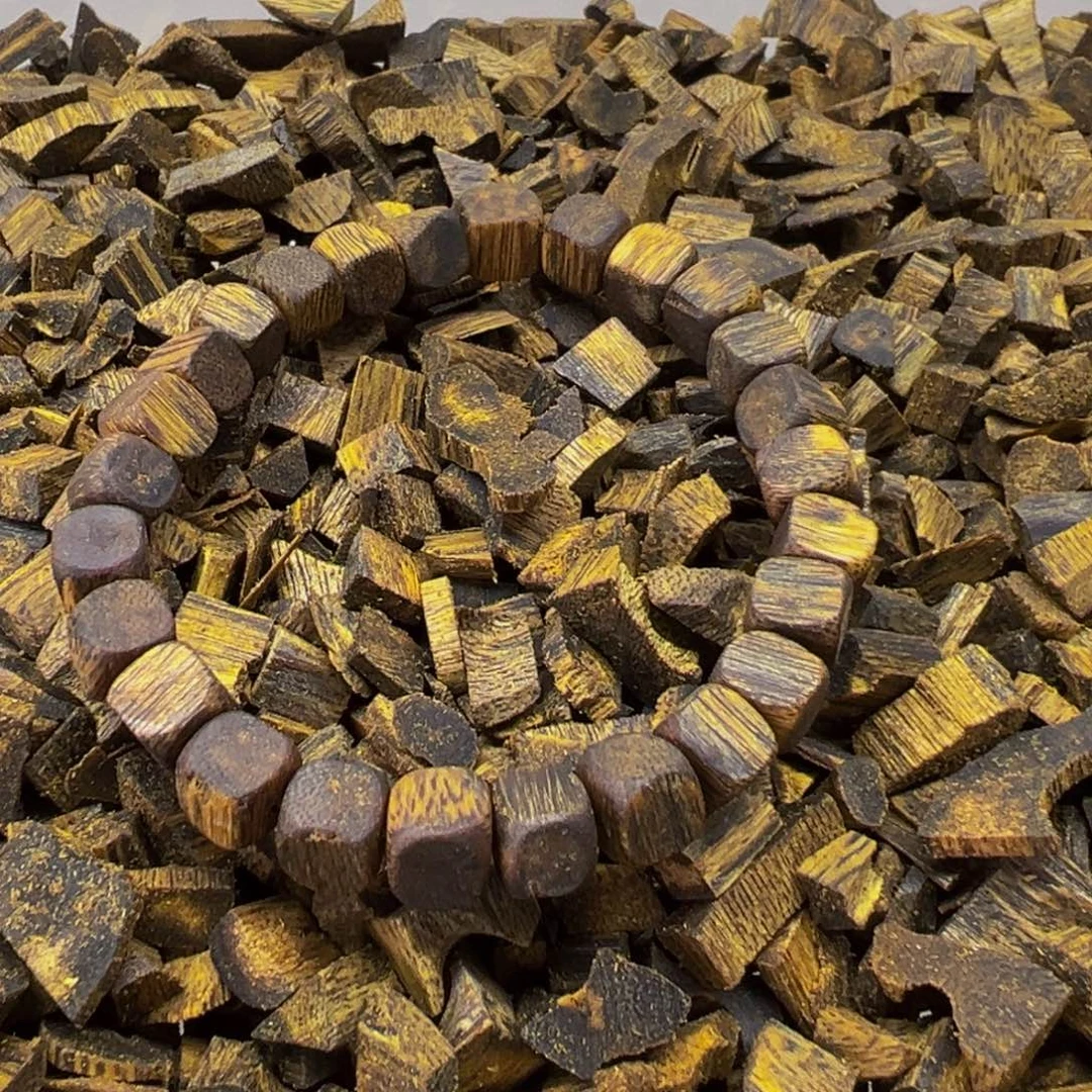 沉香碎屑沉香向***开绿奇楠沉香卡7，7克+