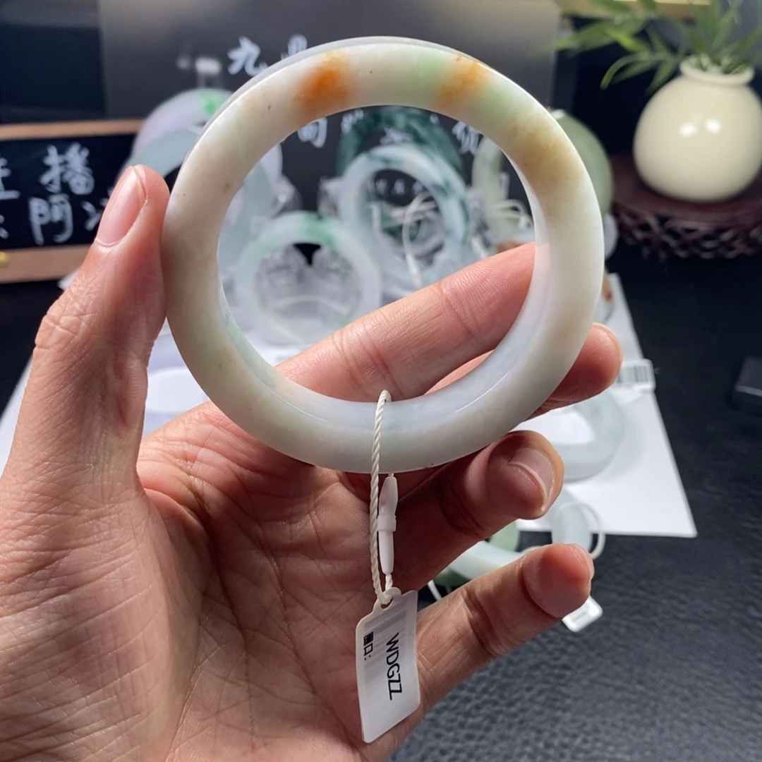 未镶嵌手镯定制翡翠