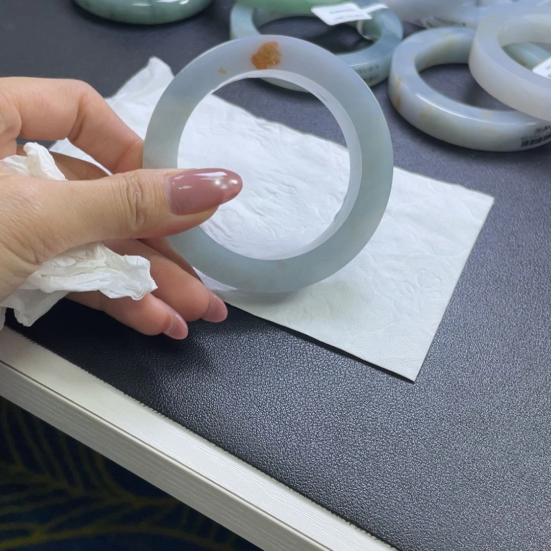 定制翡翠未镶嵌手镯