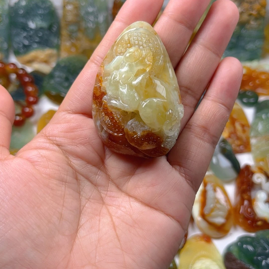 蛇纹石玉未镶嵌颈饰