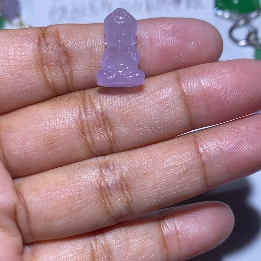 颈饰未镶嵌翡翠余***己