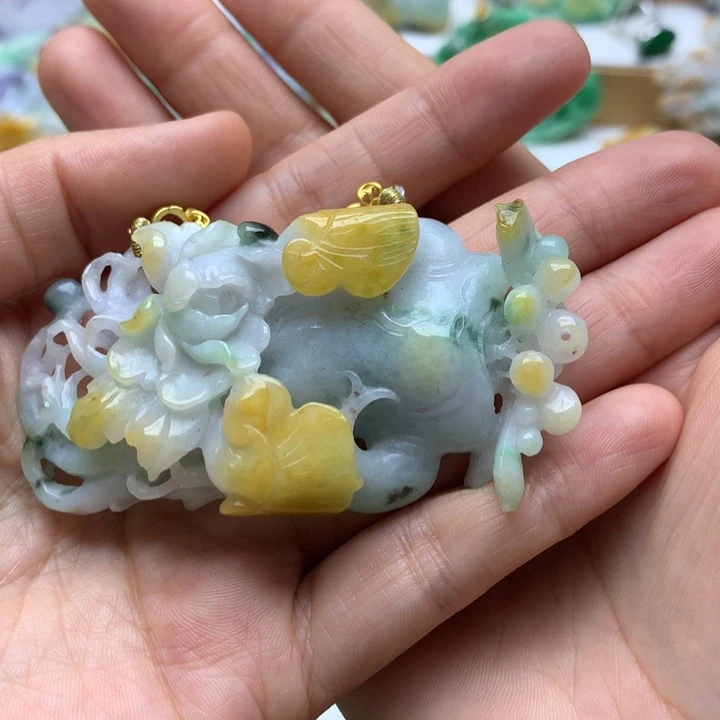 翡翠颈饰未镶嵌翡翠