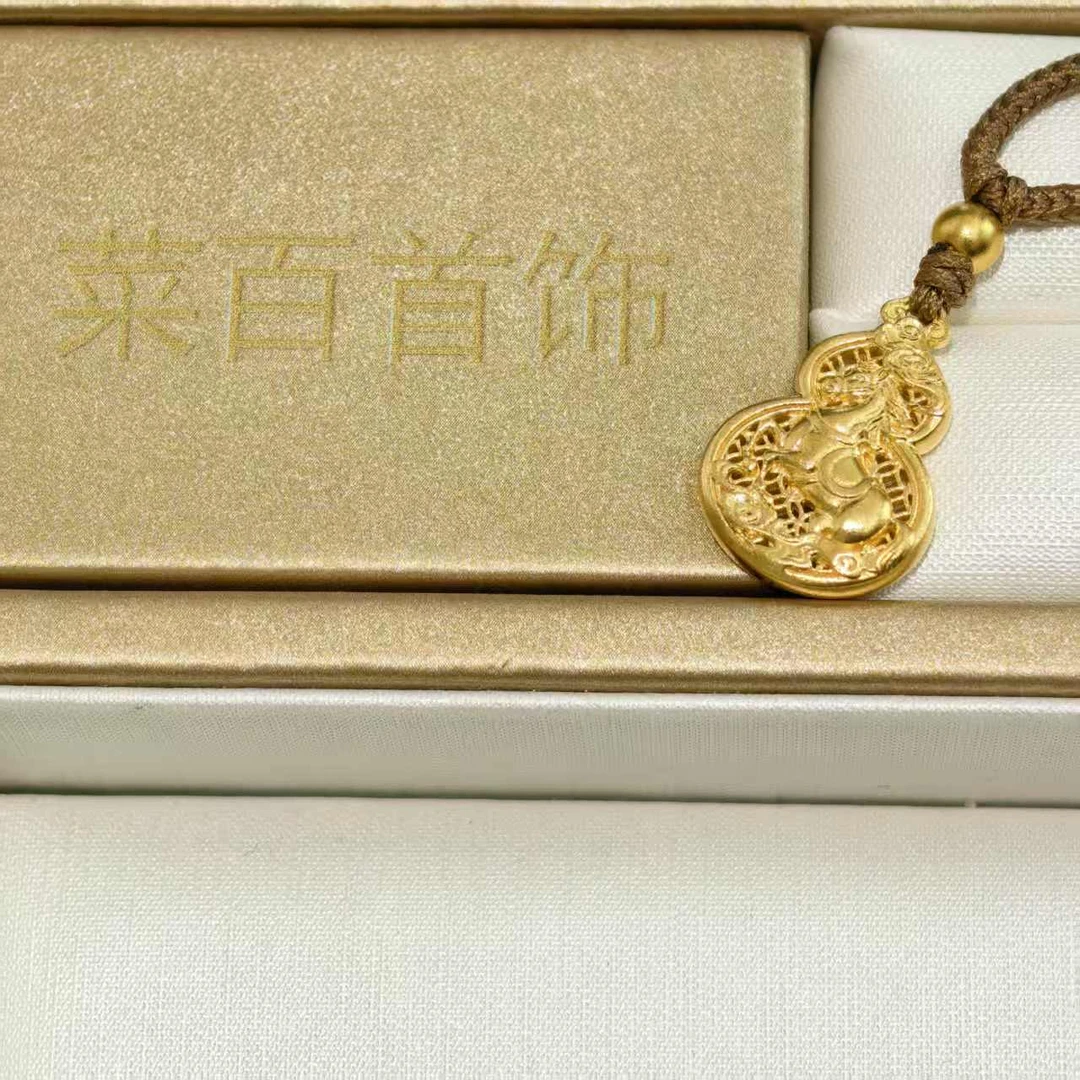 CAIBAI JEWELRY/菜百首饰祥云小镇足金饰品 福禄平安
