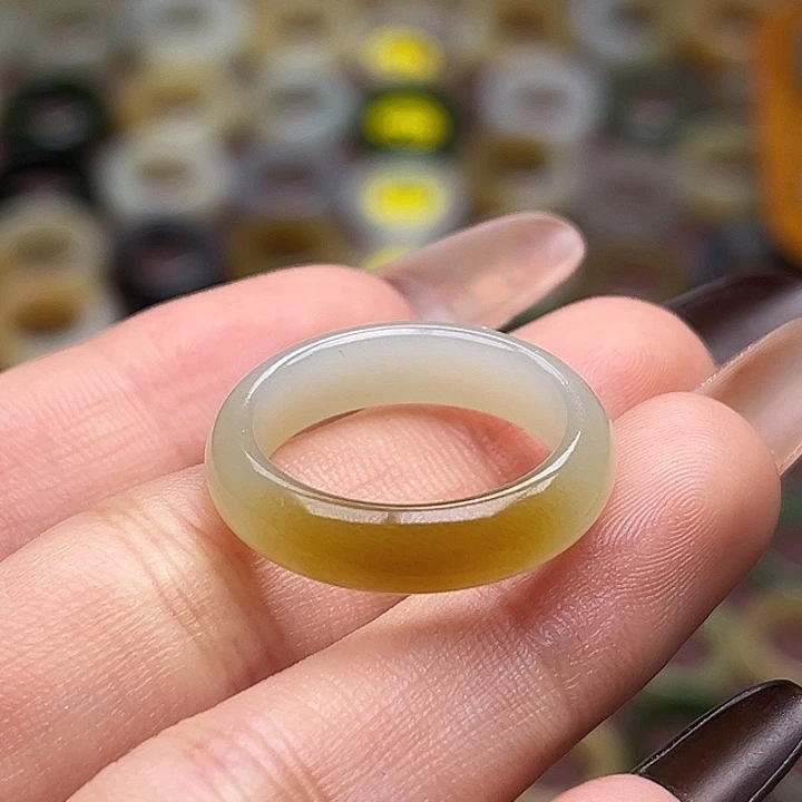 和田玉未镶嵌戒指17.9一口糖