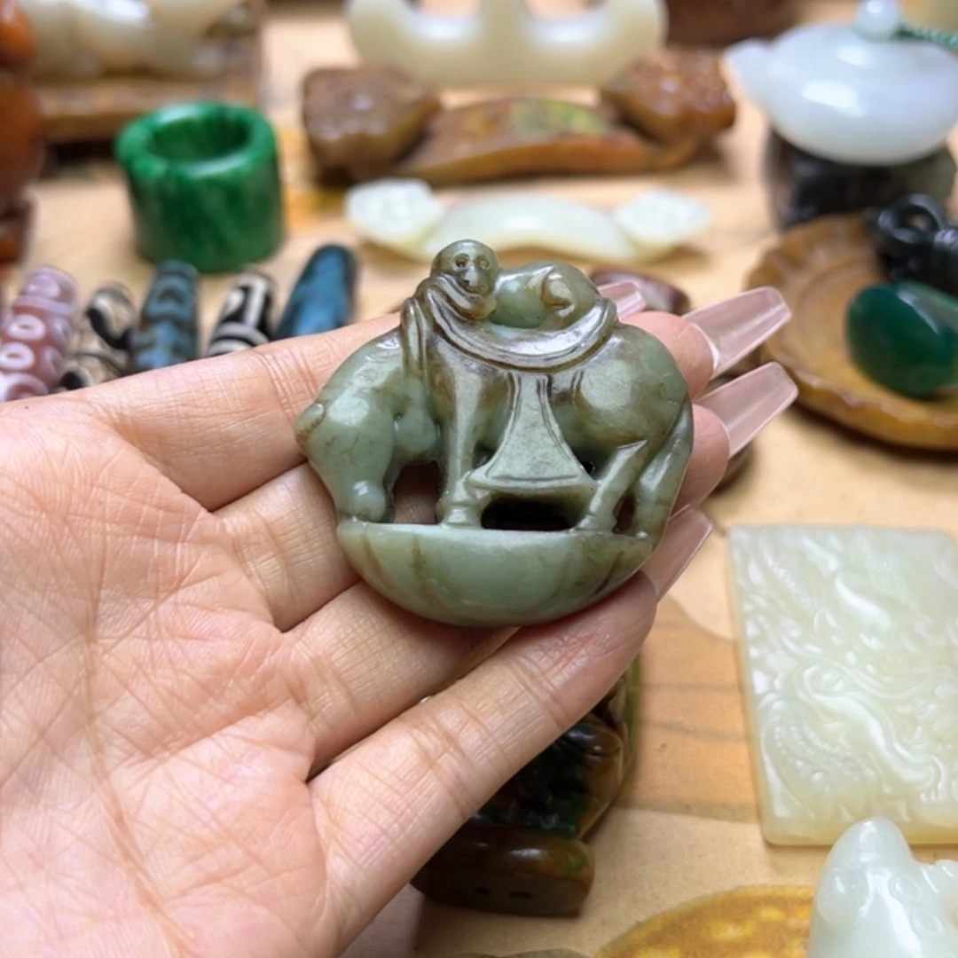 【闪购商品】蛇纹石玉颈饰未镶嵌