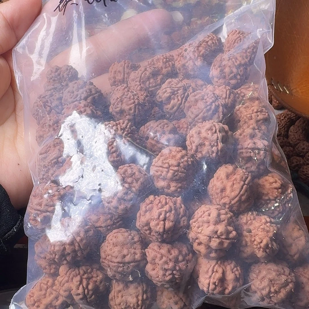 黄***哥金刚菩提吊坠100颗黄身有瑕疵
