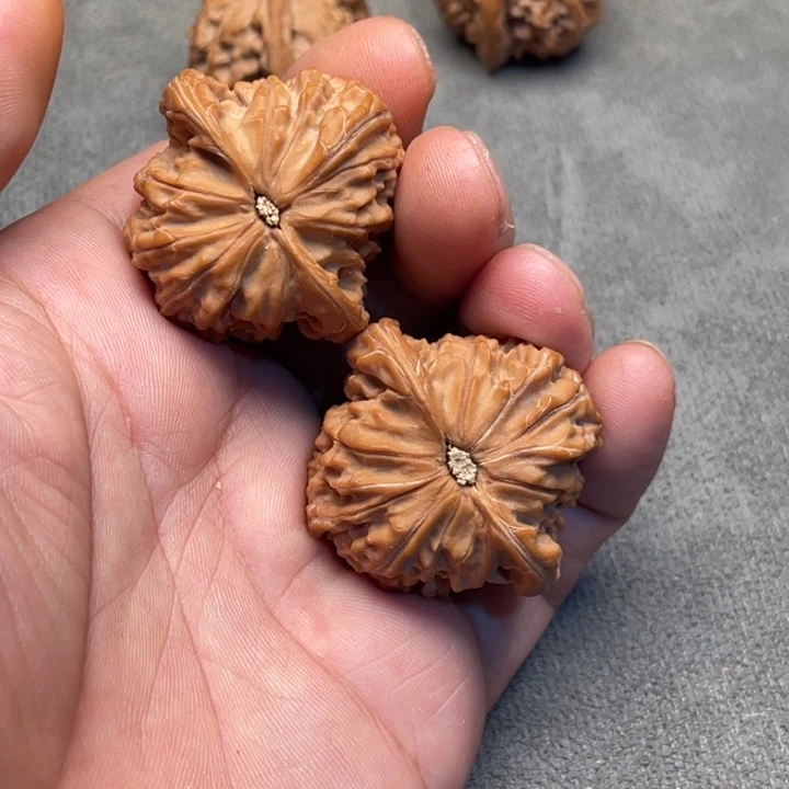 桃核吊坠磨盘狮子头
