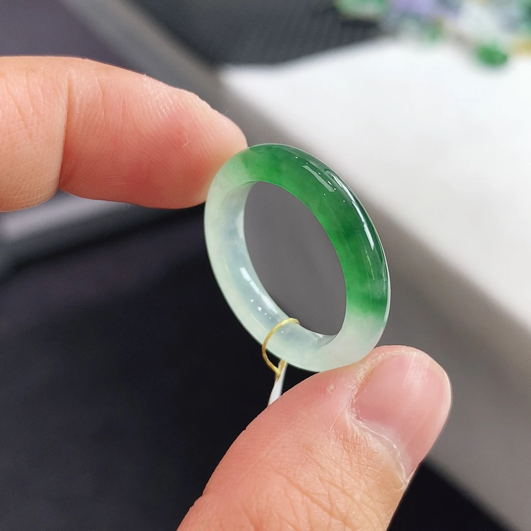 翡翠未镶嵌戒指18号