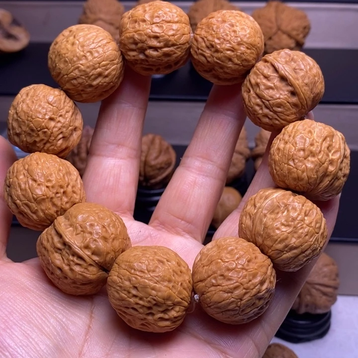 把件文玩核桃鸽子蛋手串48
