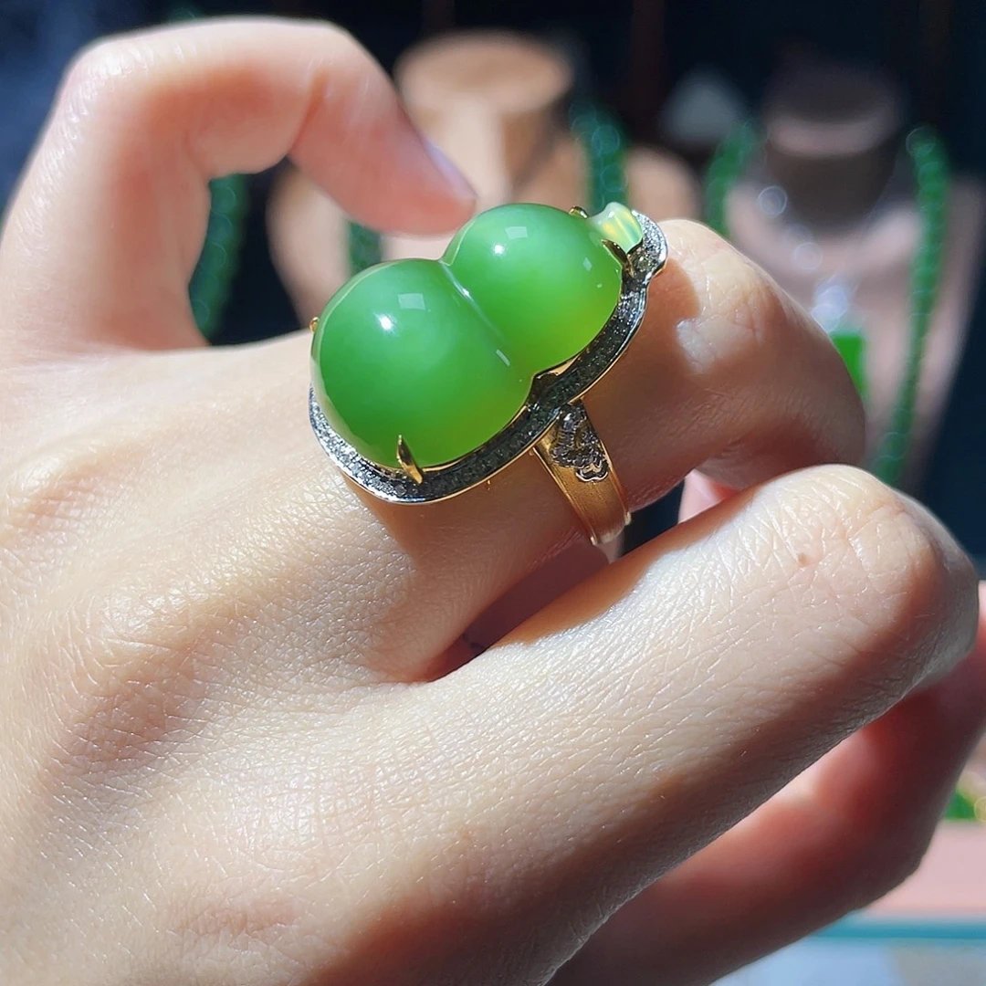 和田玉（碧玉）18K金镶嵌颈饰