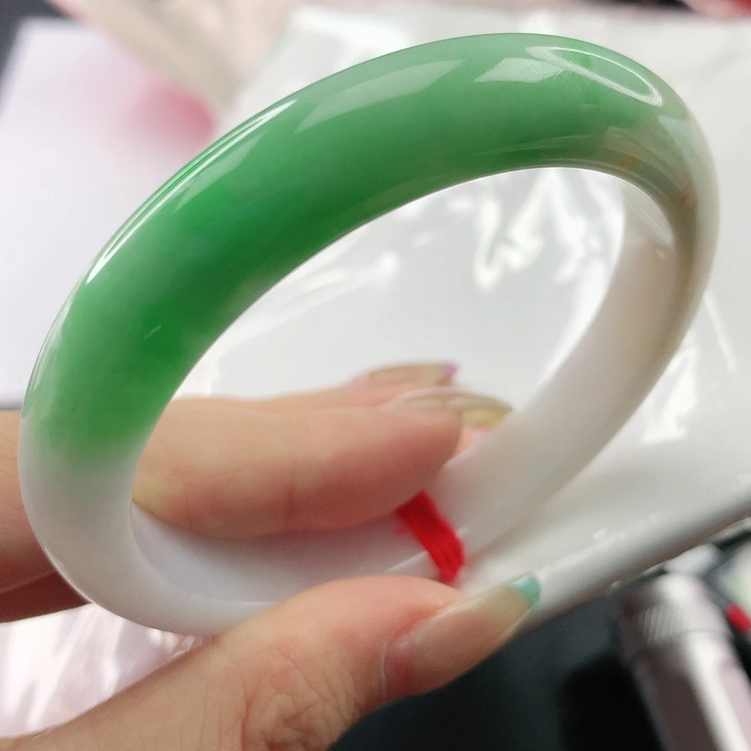 翡翠手镯未镶嵌156，