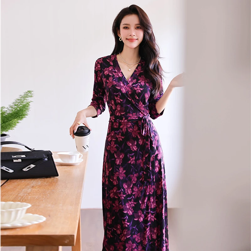 25年新款气质女人味紫色领裹身连衣裙时尚优雅碎花收腰显瘦长裙夏