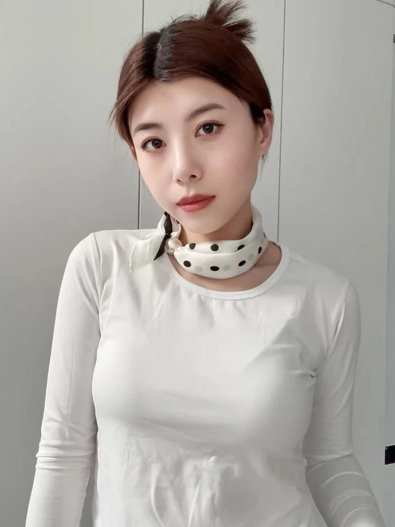 甜美风透气女波点洋气薄款女士网红丝巾白色成人不起球黑白