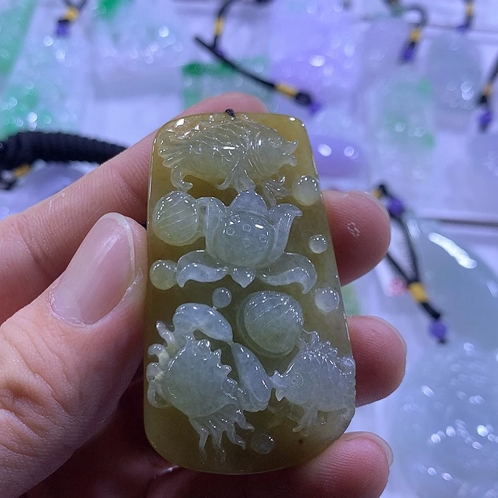 翡翠未镶嵌颈饰天然翡翠A货吊坠