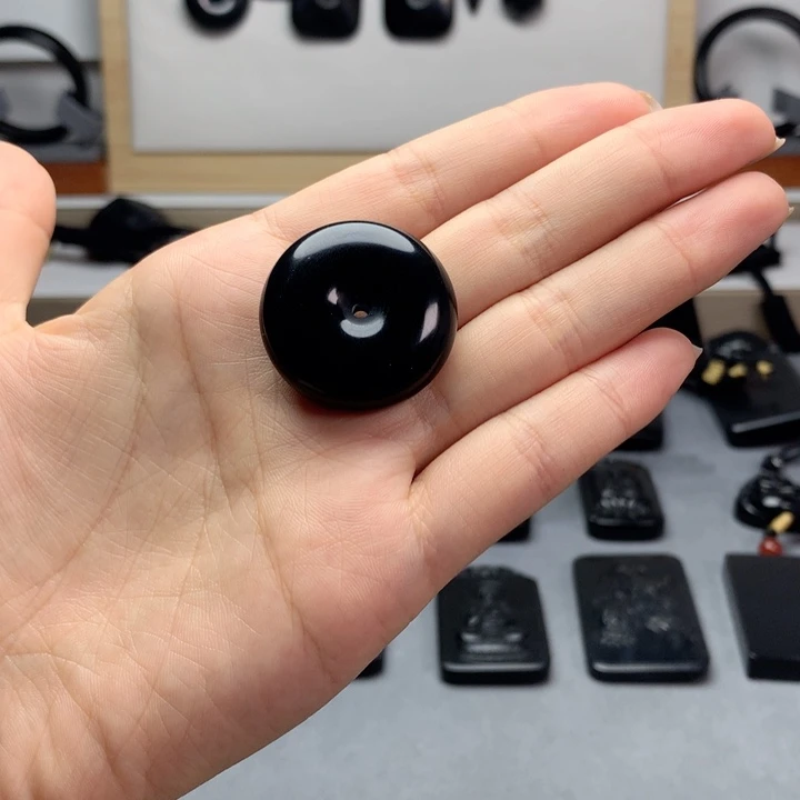 和田玉（墨玉）未镶嵌挂件