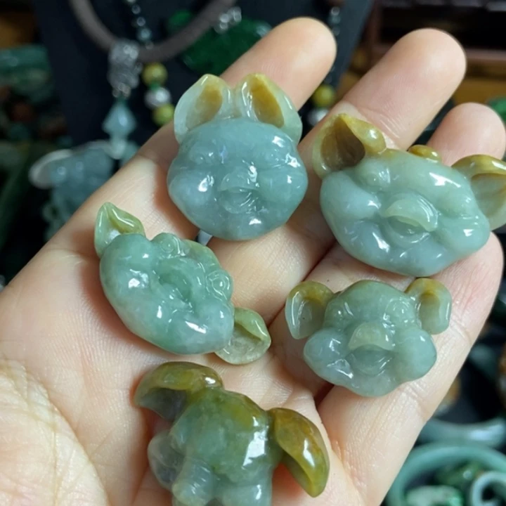 翡翠散珠猪头一个可挑